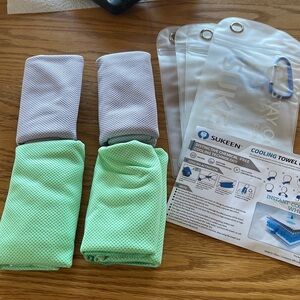 NEW! 4 pack Sukeen cooling towels 🌺